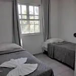 PRAIA DE TAPERAPUA - Flat em Condominio a 300 metros da praia
